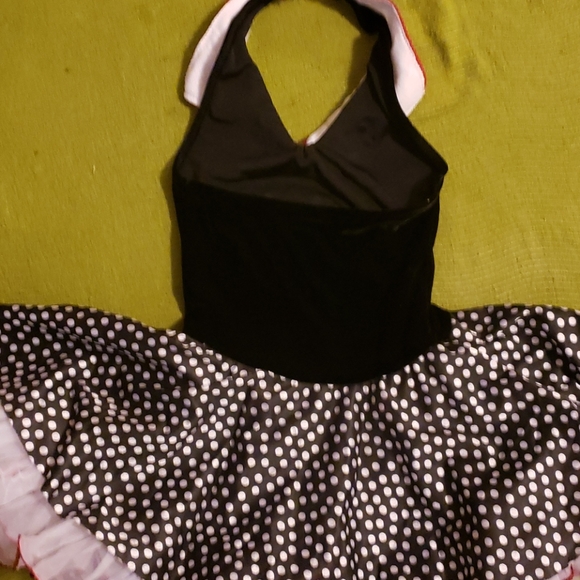 dress  backless. Worn once. Size 4/5 - Picture 4 of 4